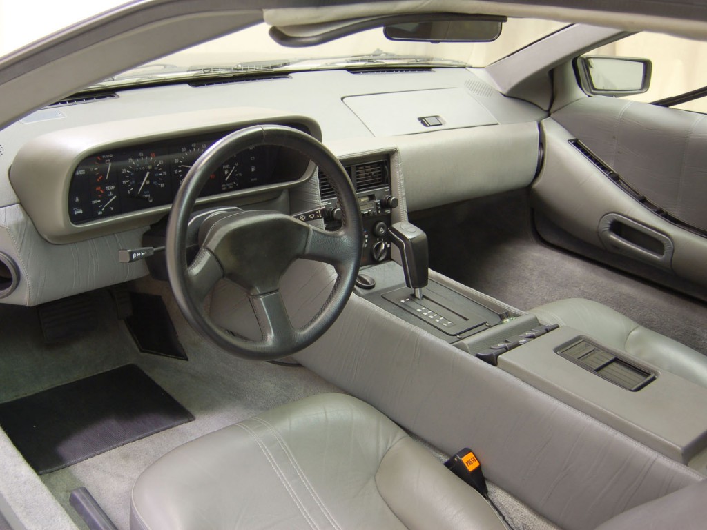 DeLorean_DMC_12_salon